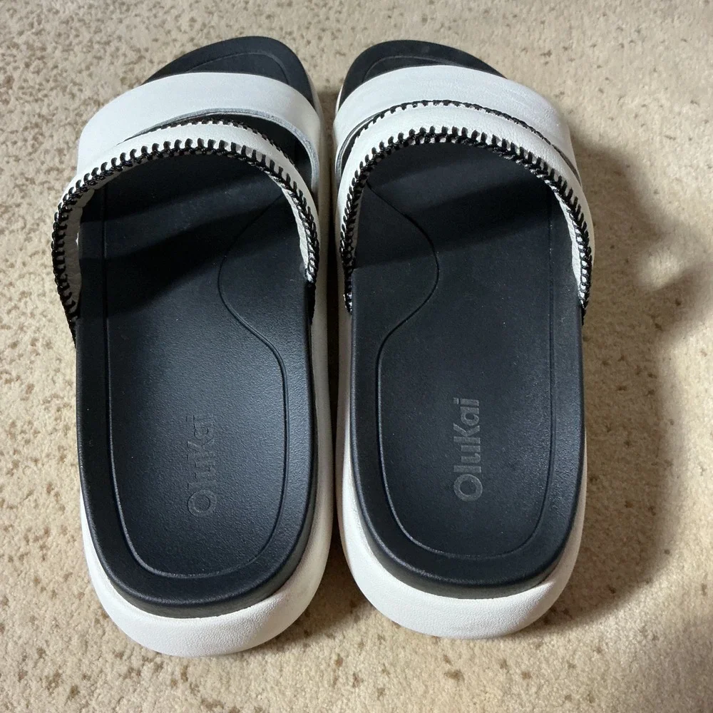 Olukai Pae Monochromatic Leather‎ Whipstitch Slide Sandals 20541-WSLF Women 8